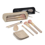 DAM 066 BE - SET DE BROCHAS ROMINA BEIGE (BEIGE - CURPIEL Y PVC ESTUCHE - MADERA, ALUMINIO Y NAILON BROCHAS - POLIESTER TOALLA - LATEX ESPONJA) - Imagen 6