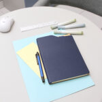 LIBRETA RAYSUT AZUL MARINO LB-087A ( LB-087 - LB087 - CON BOLÍGRAFO ) - Imagen 3