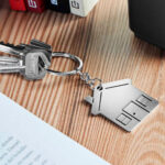 LLAVERO CASA MEGARA PLATA M 63272 S (METAL) - Imagen 2